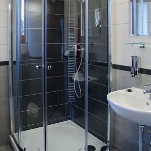 Apartament typu standard poza główną częścią budynku